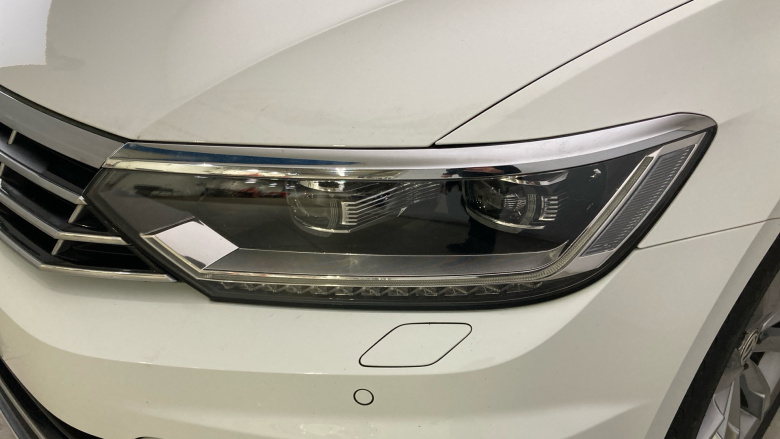 Volkswagen Passat 2.0 TDI SCR 190 R-Line 5dr DSG [Pan Rf] [7 Speed] Diesel Estate